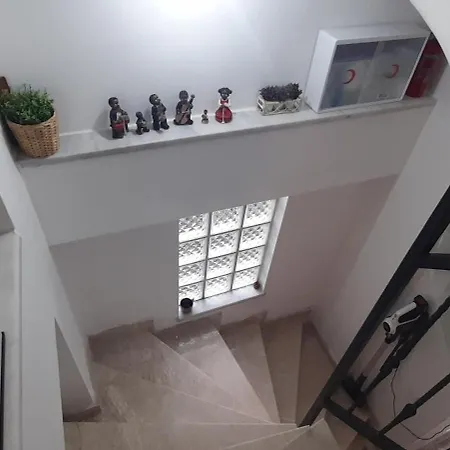 Aj Muestakil Ev Doert Odali Nyaraló