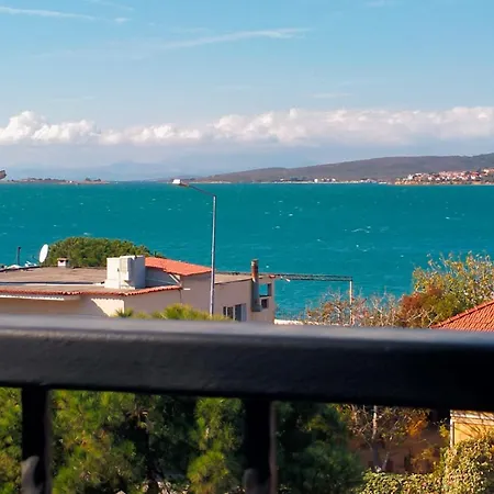 Aj Muestakil Ev Doert Odali Айвалик