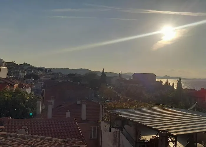 Aj Muestakil Ev Doert Odali