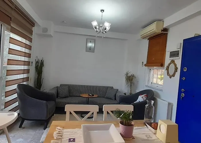 Aj Muestakil Ev Doert Odali Vakantiehuis