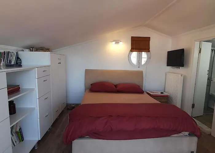 Aj Muestakil Ev Doert Odali * Ayvalı