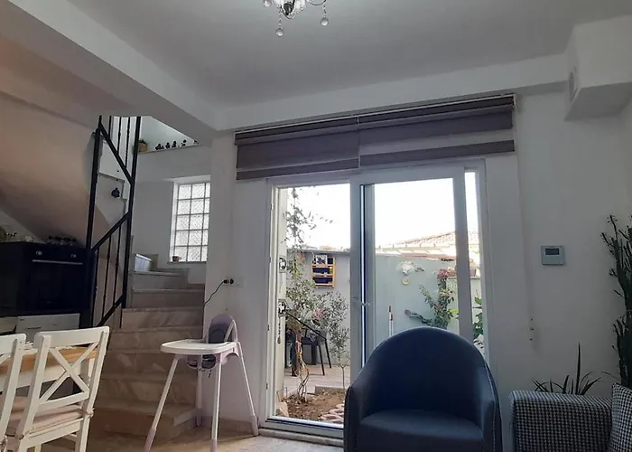 Aj Muestakil Ev Doert Odali * Ayvalı