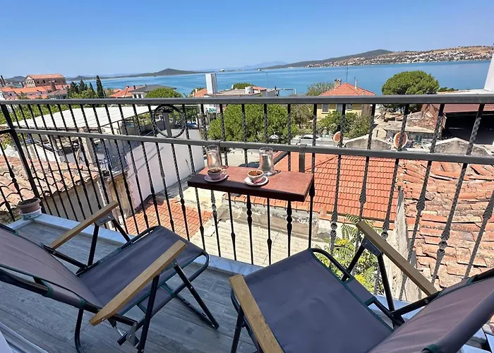 Aj Muestakil Ev Doert Odali * Айвалик