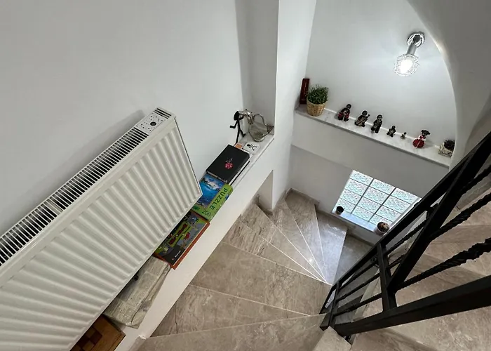 Aj Muestakil Ev Doert Odali